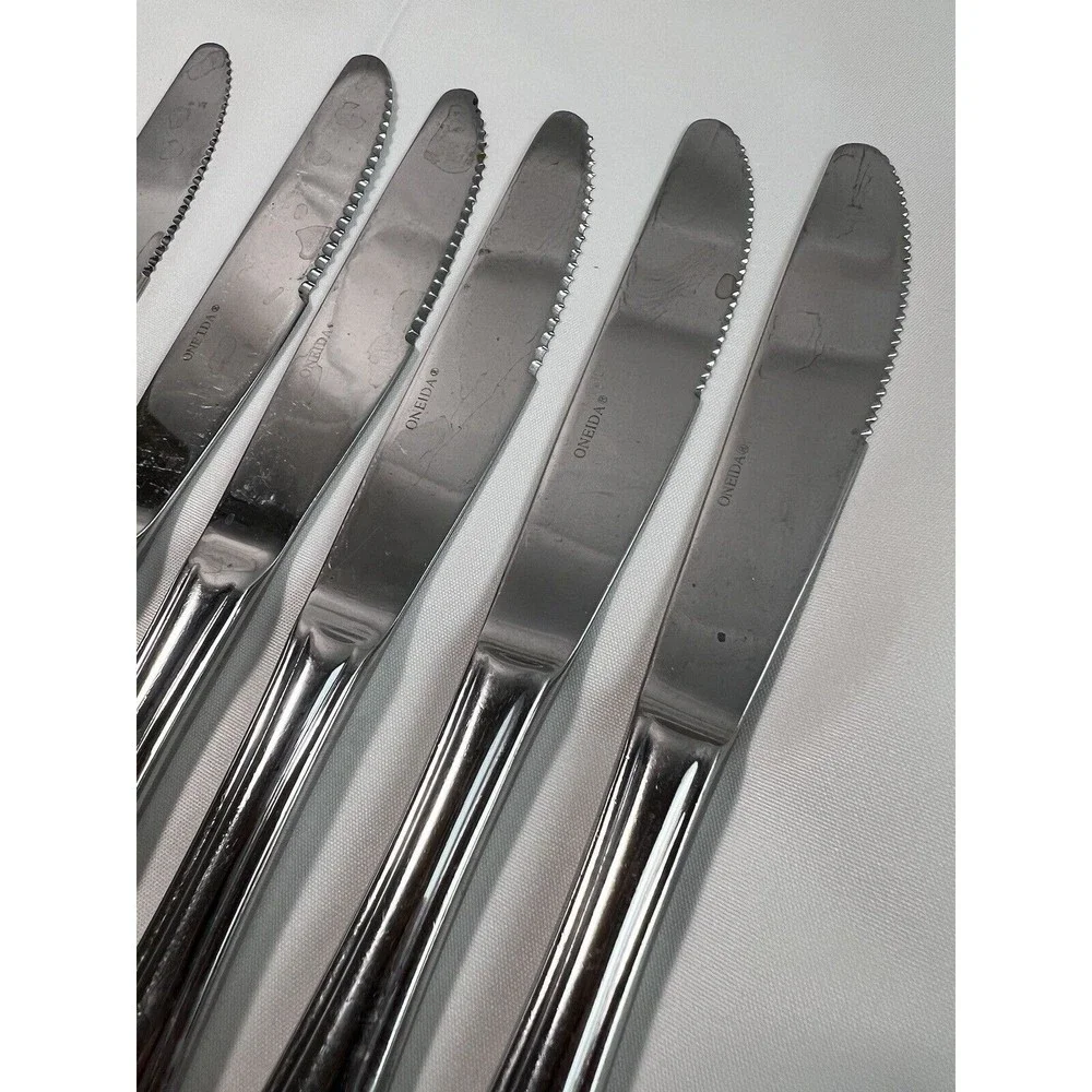 Oneida Stainless 9” Dinner Knives Set of‎ 8